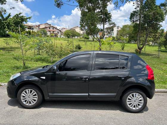 RENAULT SANDERO 2013