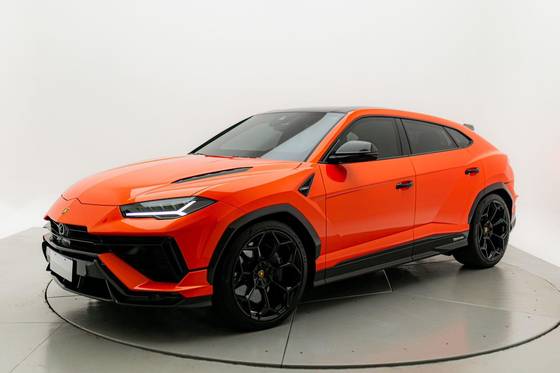 LAMBORGHINI URUS 2023