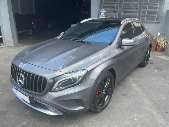 MERCEDES-BENZ GLA 250 2015