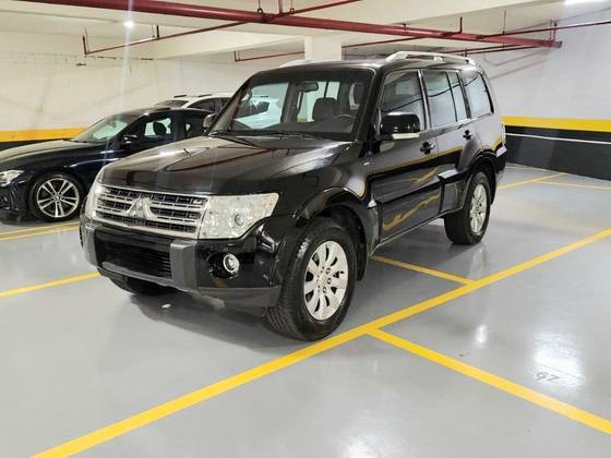 MITSUBISHI PAJERO FULL 2009
