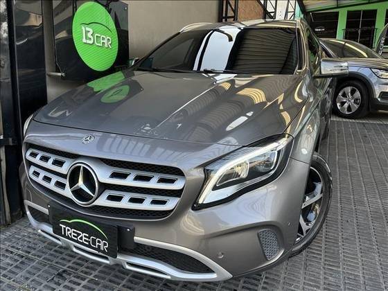 MERCEDES-BENZ GLA 200 2020