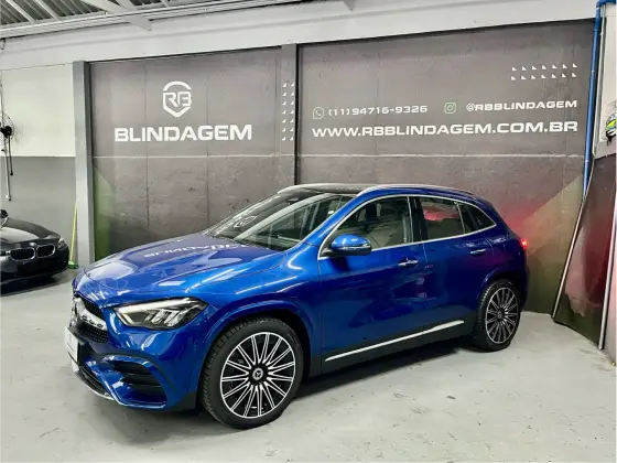 MERCEDES-BENZ GLA 200 2025