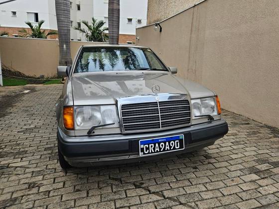 MERCEDES-BENZ 300 E 1990