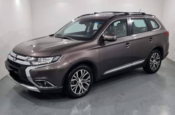 MITSUBISHI OUTLANDER 2016