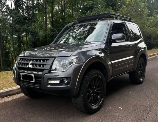 MITSUBISHI PAJERO FULL 2016