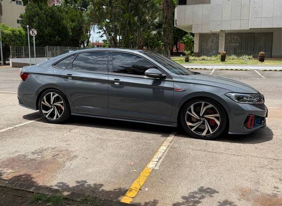 VOLKSWAGEN JETTA 2024