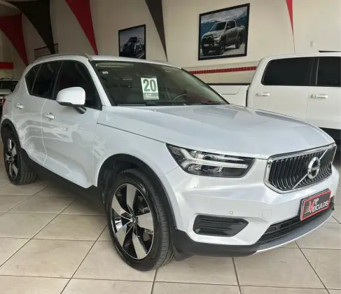 VOLVO XC40 2020