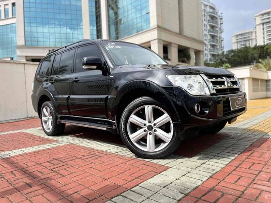 MITSUBISHI PAJERO FULL 2013