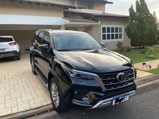 TOYOTA HILUX SW4 2022