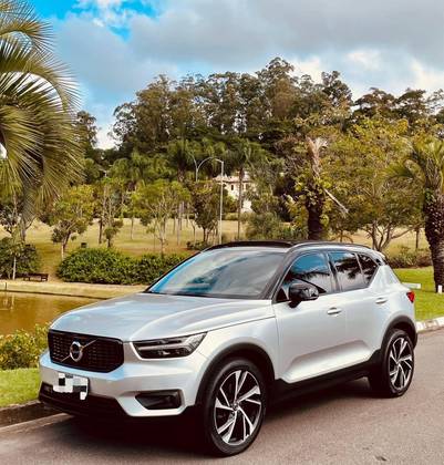 VOLVO XC40 2019