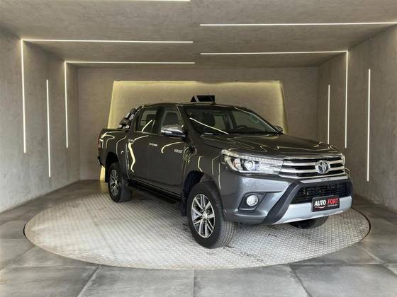 TOYOTA HILUX 2017