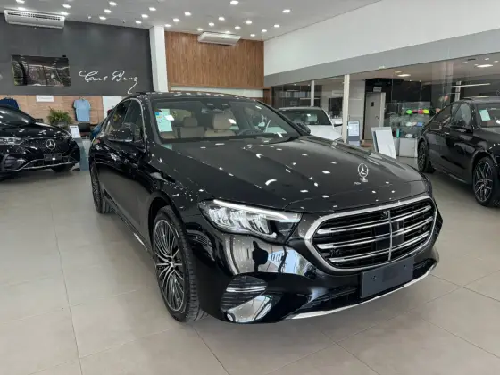 MERCEDES-BENZ E 300 2025