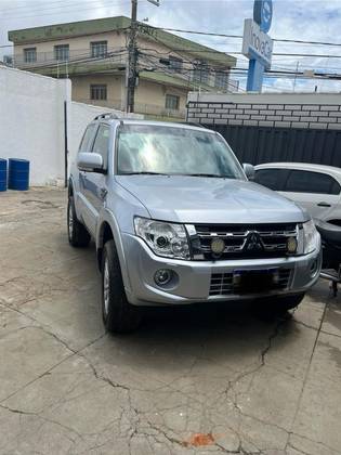 MITSUBISHI PAJERO FULL 2013