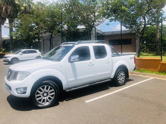 NISSAN FRONTIER 2014