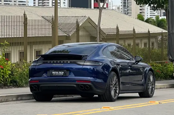 PORSCHE PANAMERA 2023