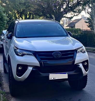 TOYOTA HILUX SW4 2019
