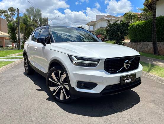 VOLVO XC40 2022