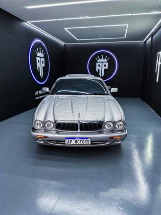 JAGUAR XJ8 2000