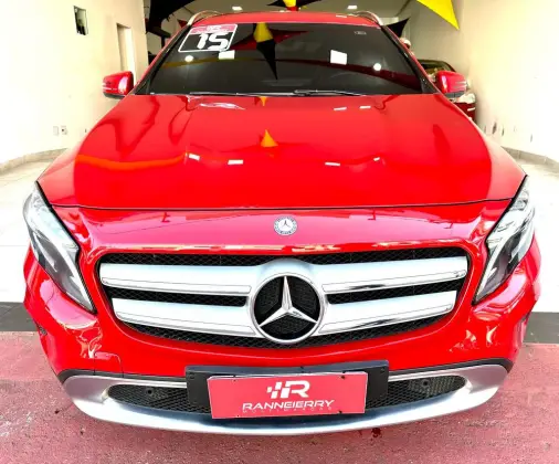 MERCEDES-BENZ GLA 200 2015