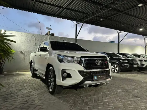 TOYOTA HILUX 2019