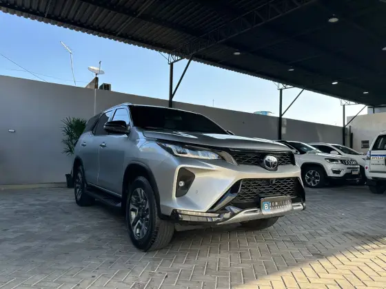 TOYOTA HILUX SW4 2022