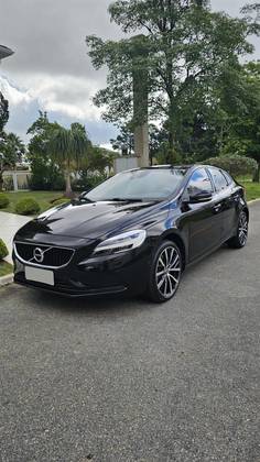VOLVO V40 2018