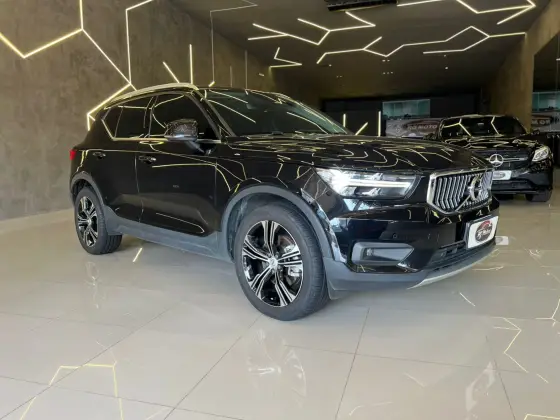 VOLVO XC40 2020