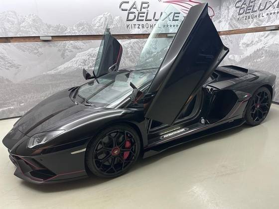 LAMBORGHINI AVENTADOR 2022