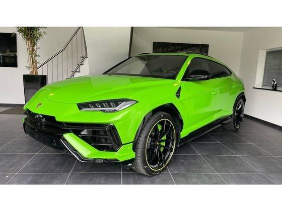 LAMBORGHINI URUS 2024