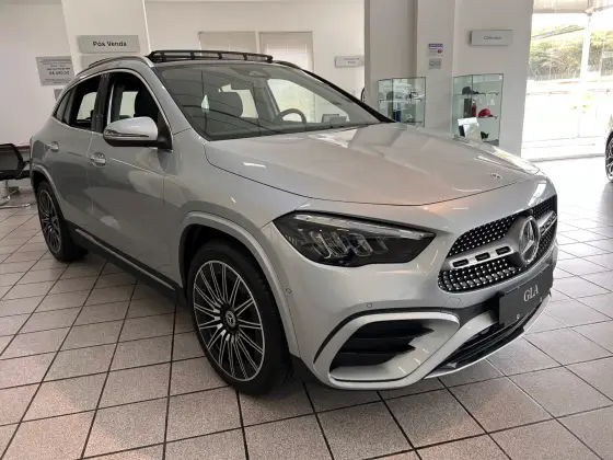 MERCEDES-BENZ GLA 200 2025