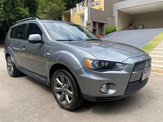 MITSUBISHI OUTLANDER 2013