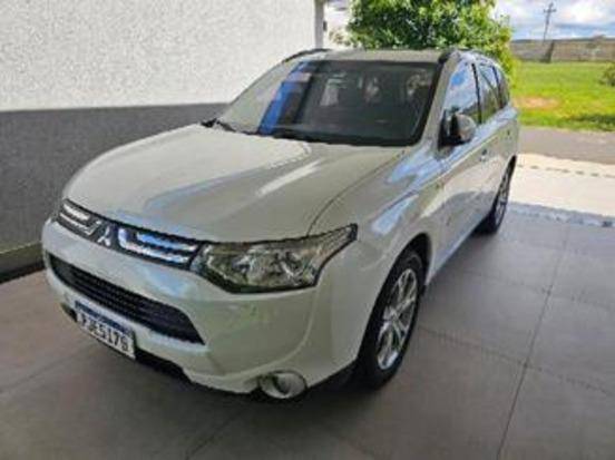 MITSUBISHI OUTLANDER 2015