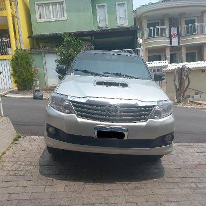 TOYOTA HILUX SW4 2013