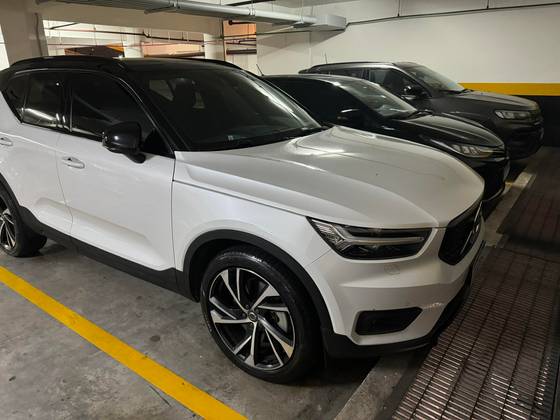 VOLVO XC40 2021