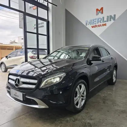 MERCEDES-BENZ GLA 200 2017