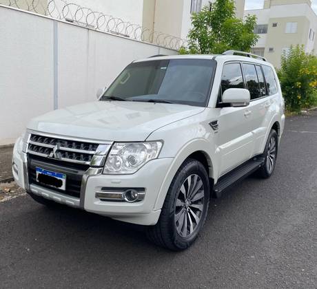 MITSUBISHI PAJERO FULL 2019