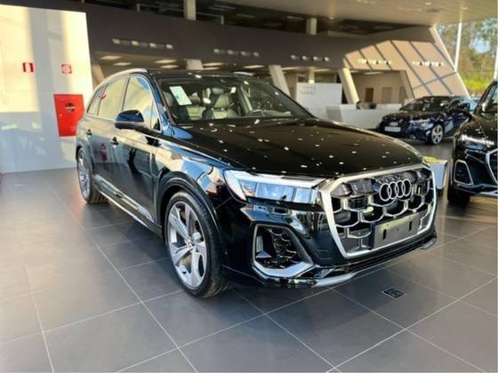AUDI Q7 2025