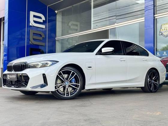 BMW 330e 2023