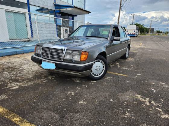 MERCEDES-BENZ 300 E 1991