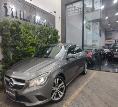 MERCEDES-BENZ CLA 200 2015