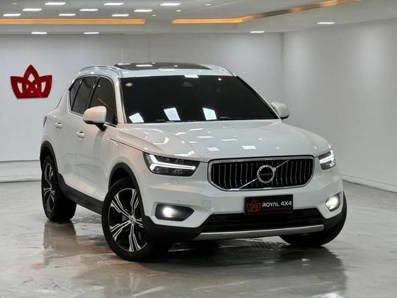 VOLVO XC40 2021