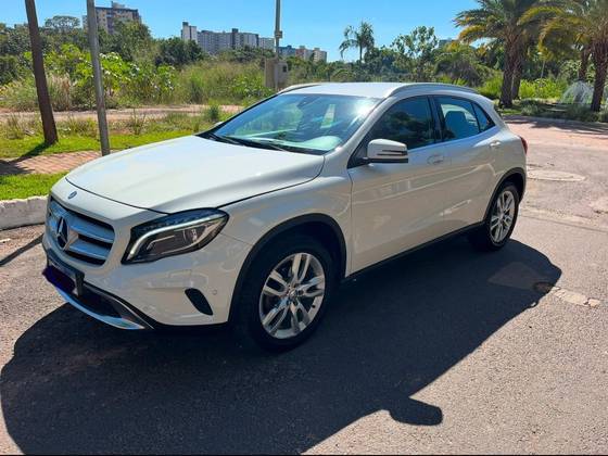 MERCEDES-BENZ GLA 200 2016