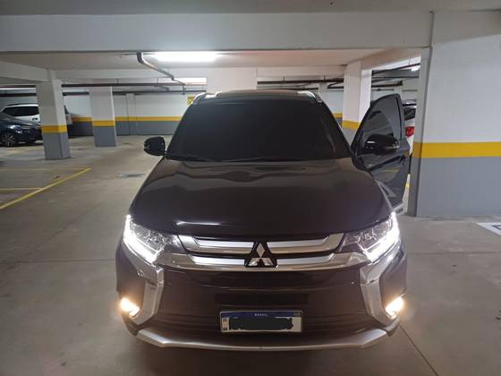MITSUBISHI OUTLANDER 2017