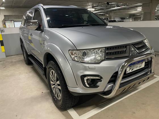 MITSUBISHI PAJERO 2017