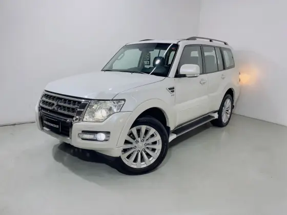 MITSUBISHI PAJERO FULL 2016