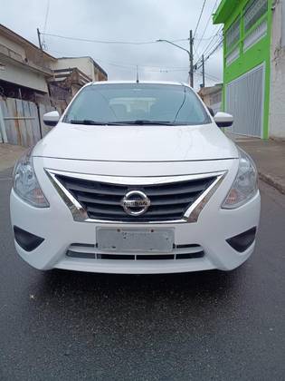 NISSAN VERSA 2018