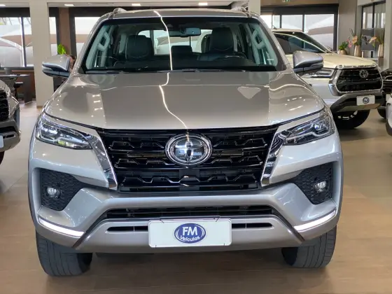 TOYOTA HILUX SW4 2021