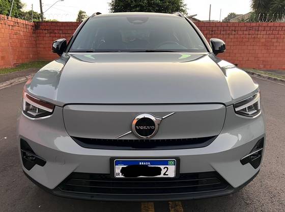 VOLVO XC40 2024