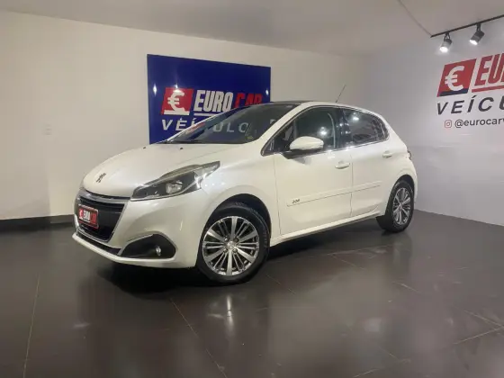 PEUGEOT 208 2017