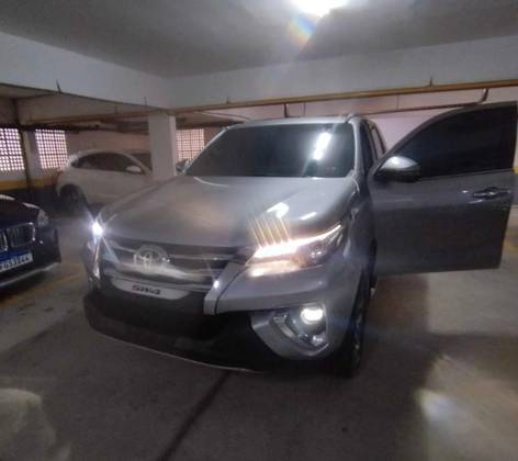 TOYOTA HILUX SW4 2019